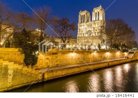 Paris Notre Dame 18416441