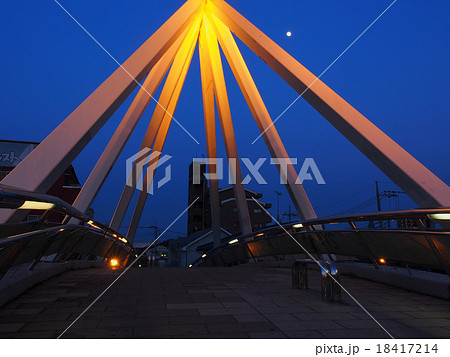 夜のスカイブリッジ 夜のスカイブリッジ 18417214