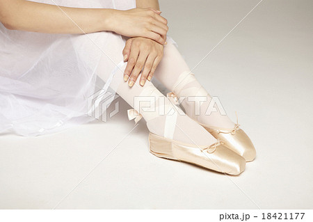 バレリーナの足 18421177