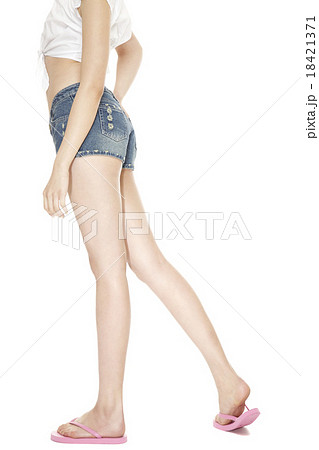 真夏の美脚 18421371