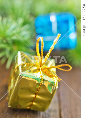 presents presents 18422258
