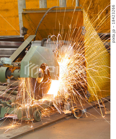 sparking of cutting machine 18423266