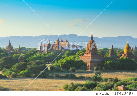 The Temples of bagan at sunrise, Bagan, Myanmar The Temples of bagan at sunrise, Bagan, Myanmar 18423497