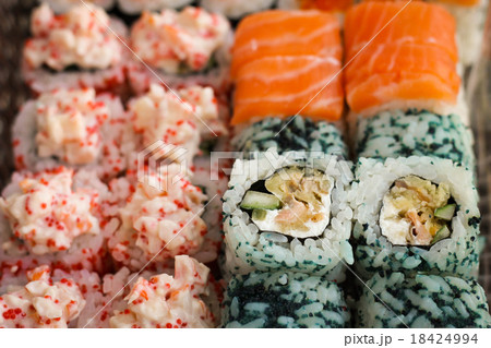 Sushi roll with salmon and caviar fish Sushi roll with salmon and caviar fish 18424994