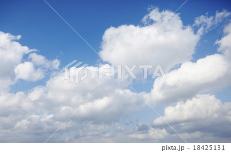 絵に描いたような雲の写真素材