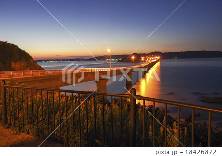 角島大橋の夜景の写真素材