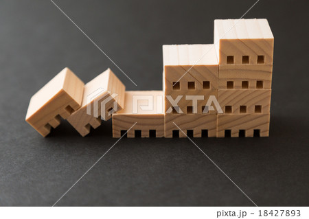 傾斜マンション 18427893