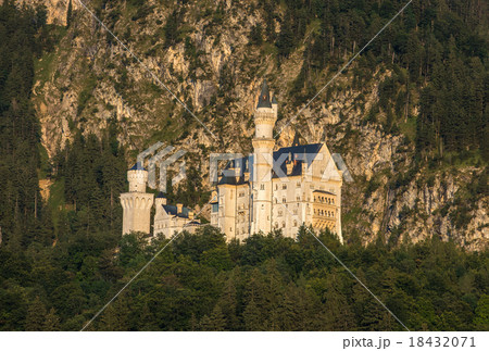 Neuschwanstein castle, Bavaria, Germany 18432071