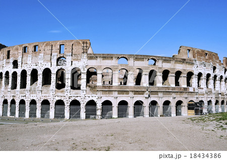 Coliseum in Rome, Italy 18434386