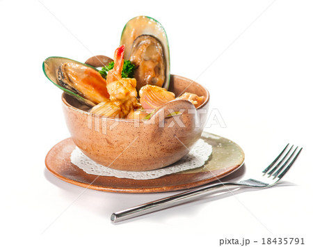 Mussels with seafood in ceramic bowl Mussels with seafood in ceramic bowl 18435791