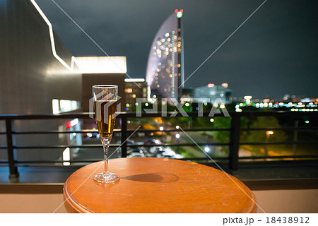 夜景に乾杯 夜景に乾杯 18438912