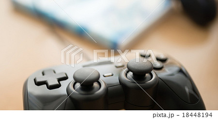 ゲーム機 18448194