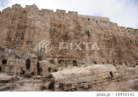 jerusalem old city walls jerusalem old city walls 18450142