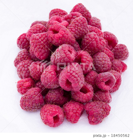 Raspberries isolated on white background 18450562