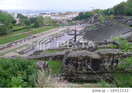 フルヴィエール古代ローマ劇場 フルヴィエール古代ローマ劇場 18452332
