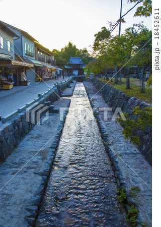 宮島の水路 18452611