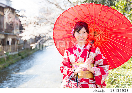 着物を着た女性 18452933