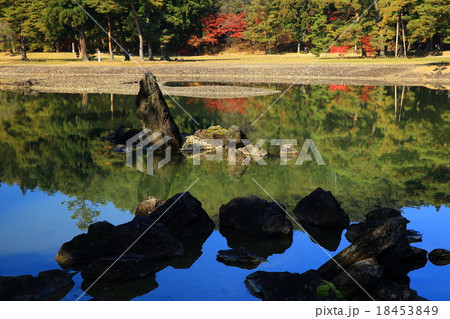 世界遺産 平泉 紅葉の毛越寺 世界遺産 平泉 紅葉の毛越寺 18453849