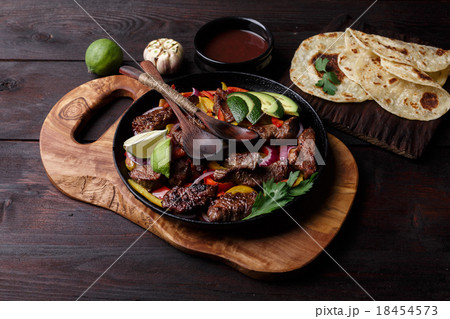 Beef fajitas 18454573