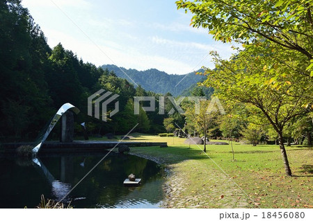 初秋の寝覚の床 18456080