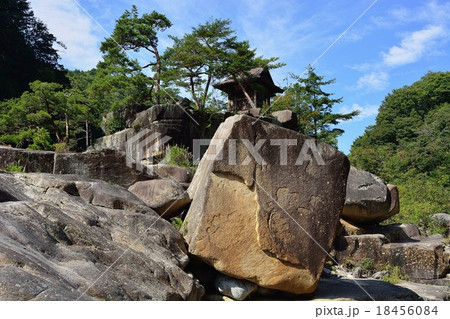 初秋の寝覚の床 18456084