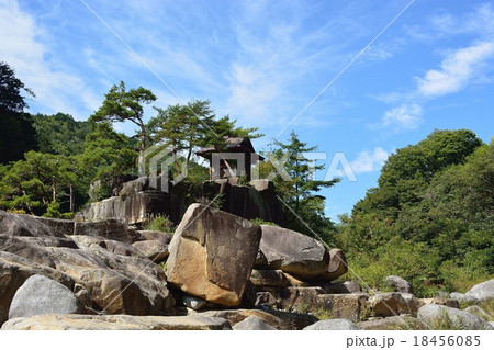 初秋の寝覚の床 18456085