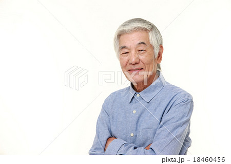 笑顔の高齢者 18460456