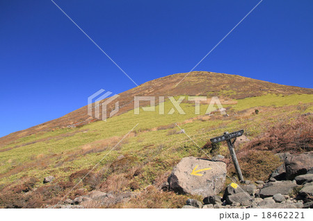 くじゅう連山 諏蛾守越からの三俣山 くじゅう連山 諏蛾守越からの三俣山 18462221