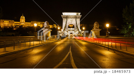 Chain bridge in Budapest 18465973