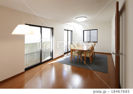 戸建て住宅　リビング　天窓　施工例 18467685