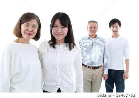 笑顔の2世代家族 18467752