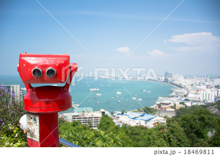 Coin-operated binoculars with pattaya beach 18469811