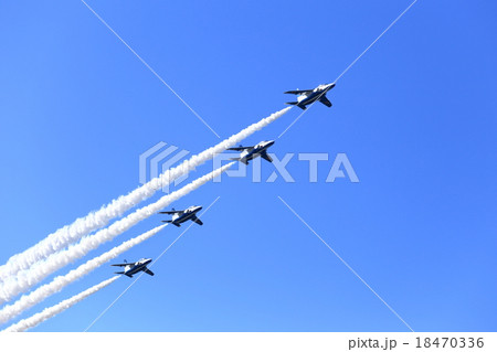 入間基地航空祭のブルーインバルス 18470336