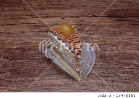 castanea  cake 18473165