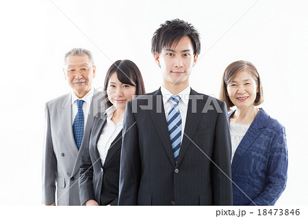 新入社員とビジネスマン 新入社員とビジネスマン 18473846