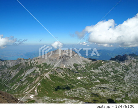 スイスアルプスの景色 18476100