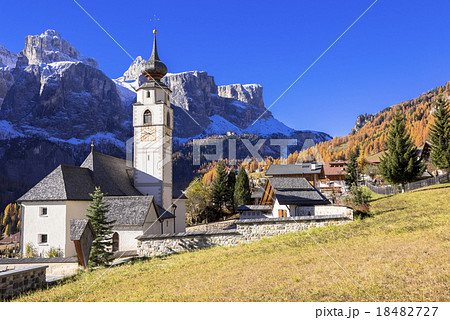 コルフォスコの教会とドロミテアルプス コルフォスコの教会とドロミテアルプス 18482727