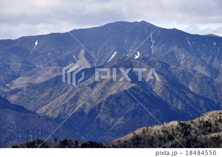 笠取山から初冬の北奥千丈岳と国師ヶ岳 18484550