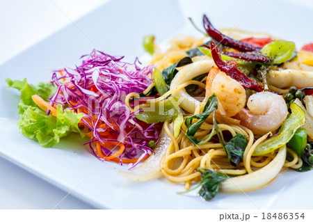 Spaghetti with Spicy Mixed Seafood Spaghetti with Spicy Mixed Seafood 18486354