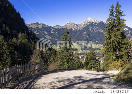 チロル地方のレッヒタール 18488217