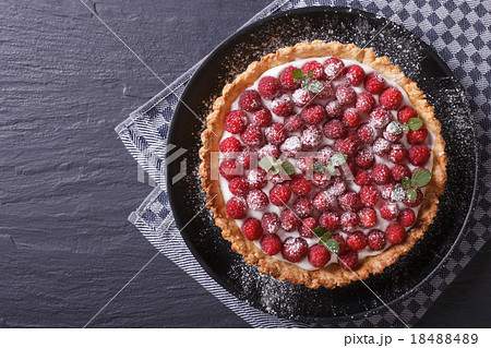 Gourmet raspberry tart with cheese cream close-up 18488489