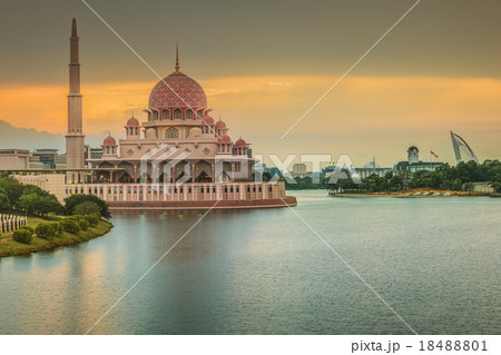 Sunset over Putrajaya Mosque, Kuala Lumpur Sunset over Putrajaya Mosque, Kuala Lumpur 18488801