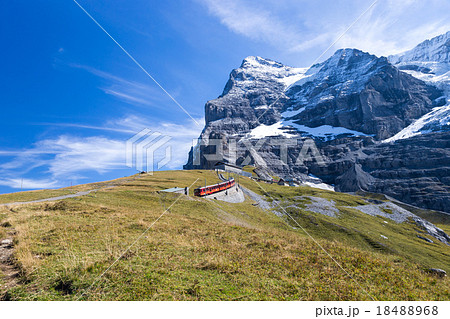 初秋のアイガーとユングフラウ鉄道 初秋のアイガーとユングフラウ鉄道 18488968