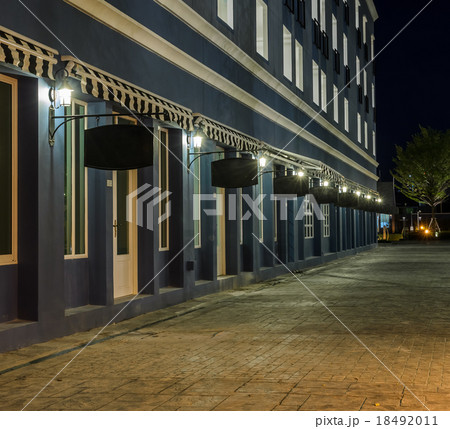 Shop with signboard 18492011