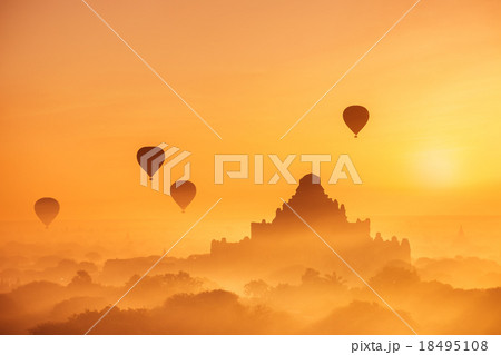 Buddhist Temples of Bagan at sunrise. Myanmar 18495108