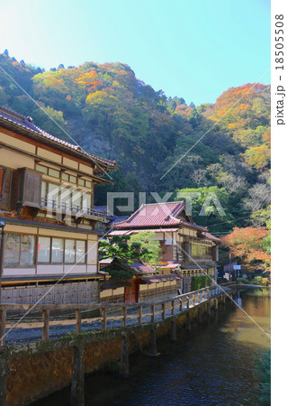 秋の東山温泉 18505508