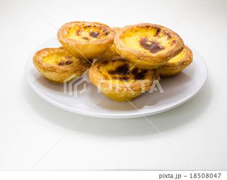 Tart egg isolated 18508047