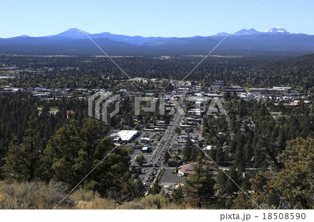 ベンド町並み 18508590