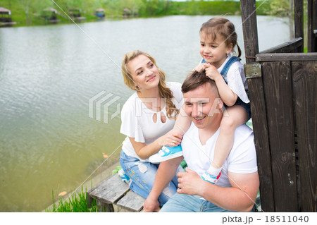family on picnic family on picnic 18511040