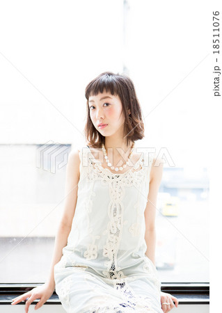 クールな女性 クールな女性 18511076